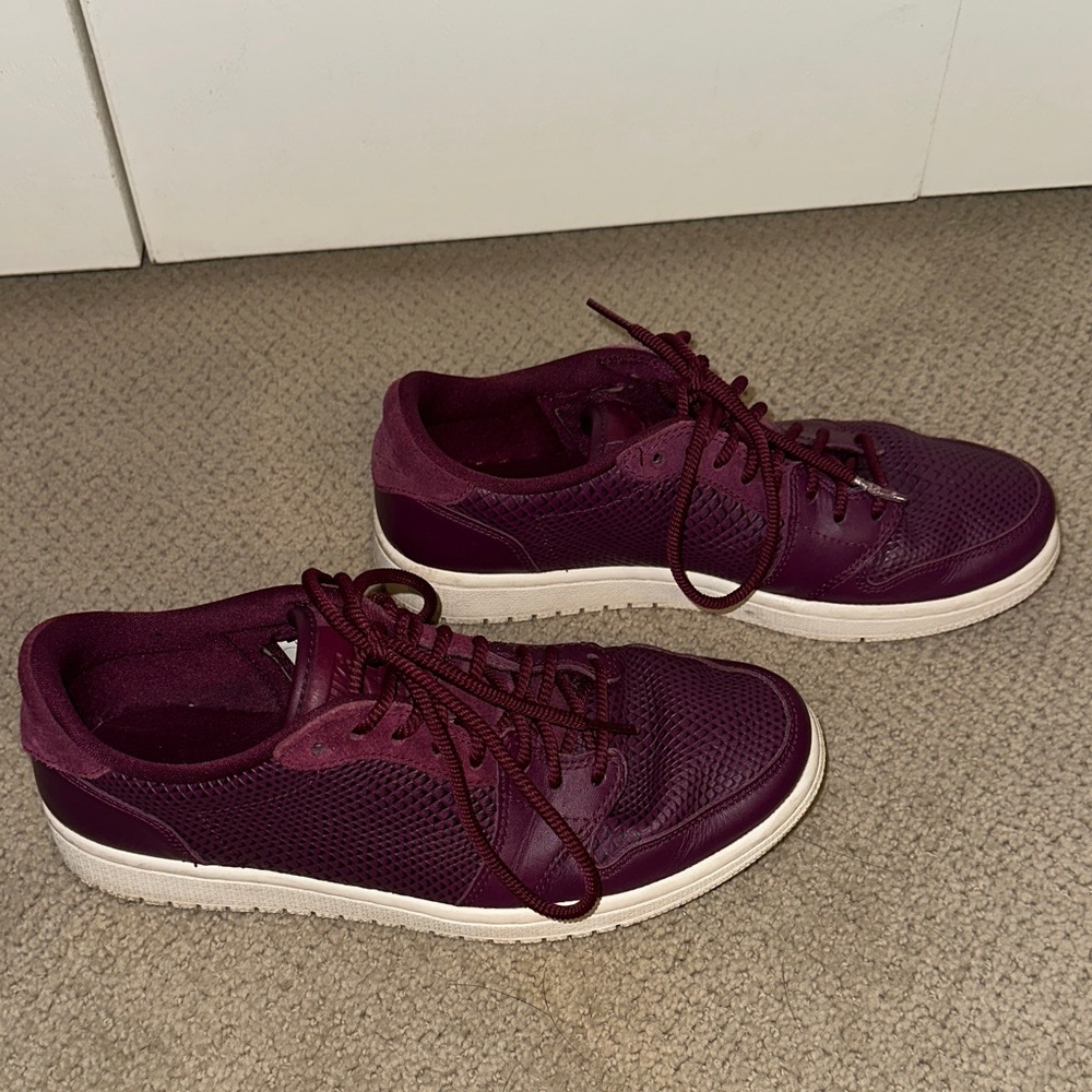 Nike Women's Dark Burgundy Sneakers